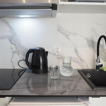 77 Wiktoryn Studio Apartment Варшава Екстериор снимка