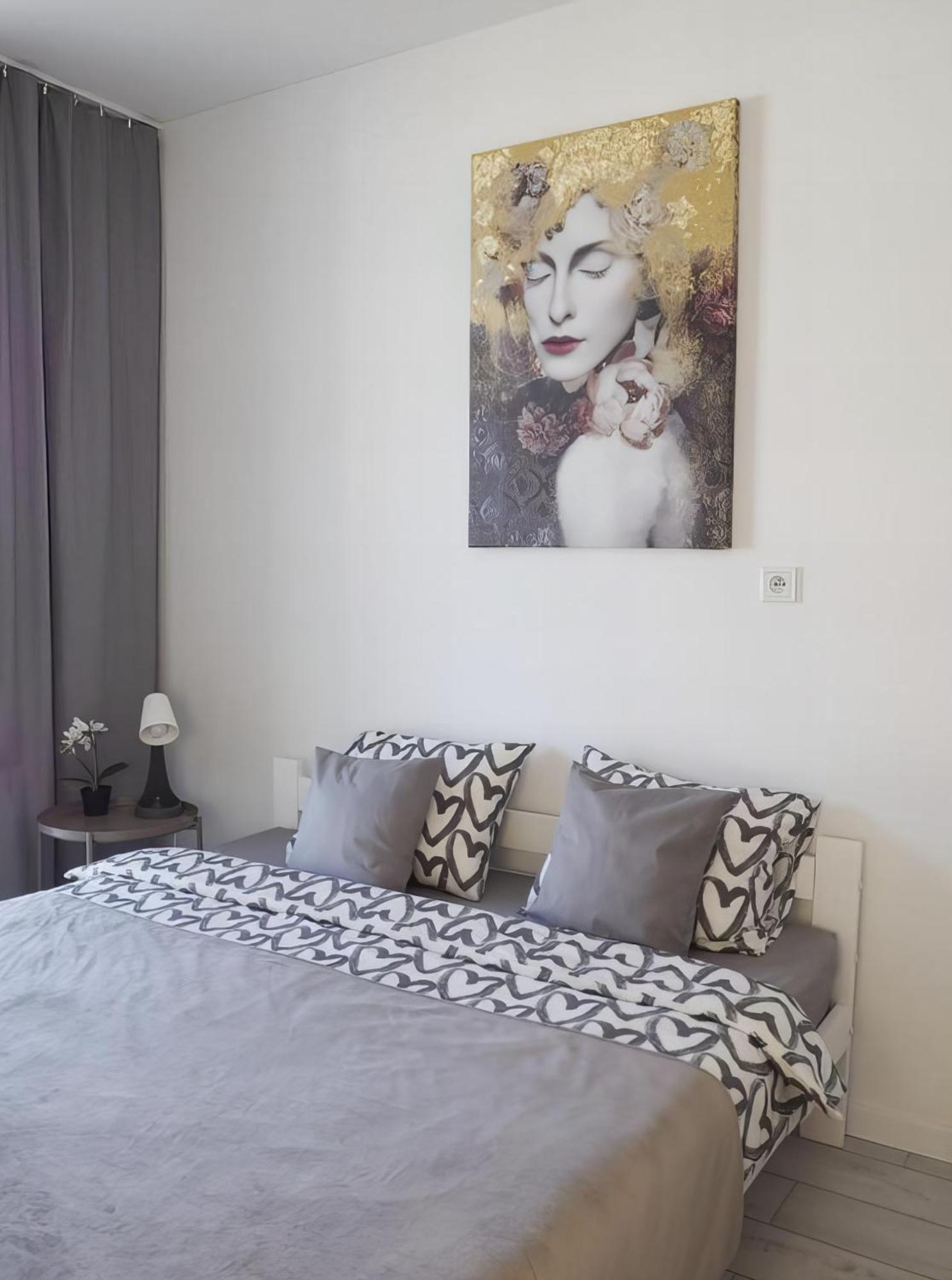 77 Wiktoryn Studio Apartment Варшава Екстериор снимка