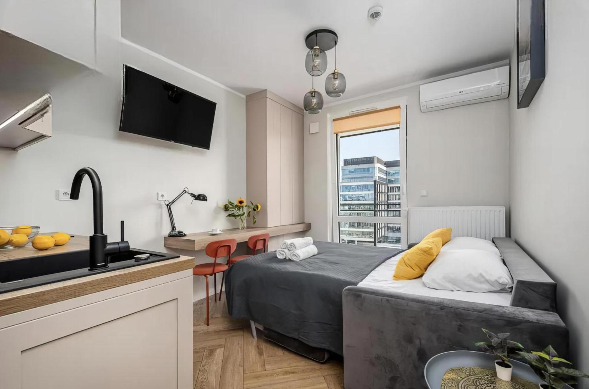 77 Wiktoryn Studio Apartment Варшава Екстериор снимка