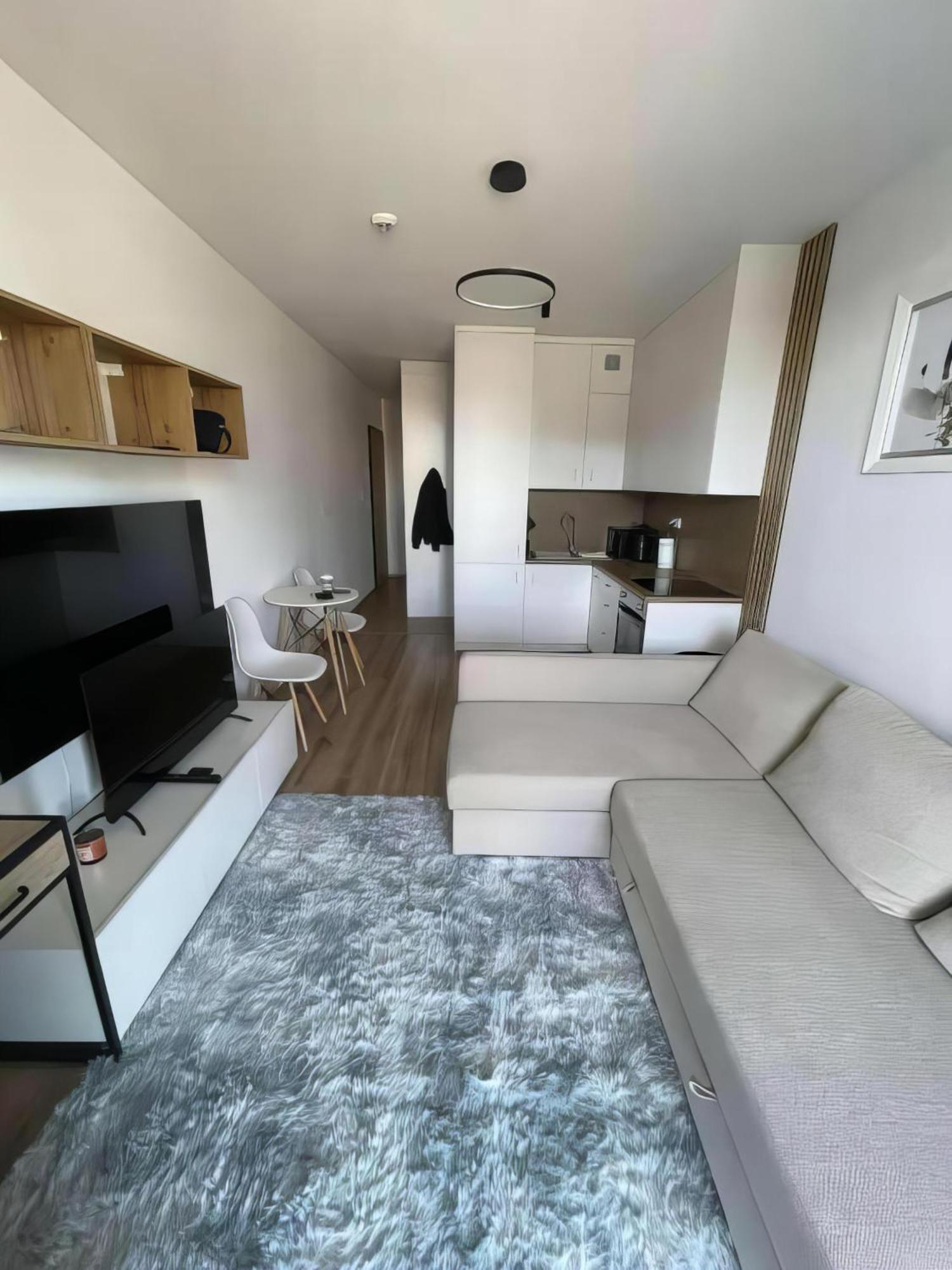 77 Wiktoryn Studio Apartment Варшава Екстериор снимка